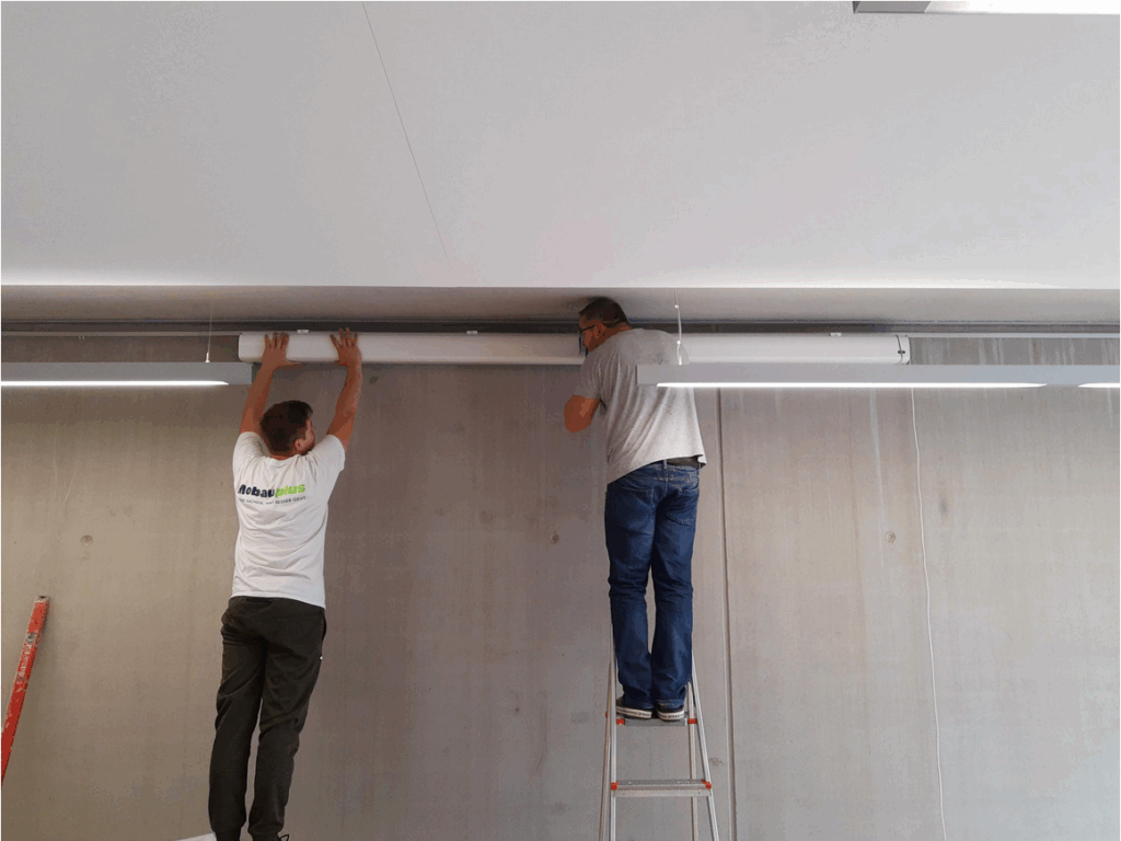 Screenshot 2025 09 02 at 23 26 58 Motor Leinwand Business AV Loesung Aus Alt Mach Neu Die Leinwandmontage